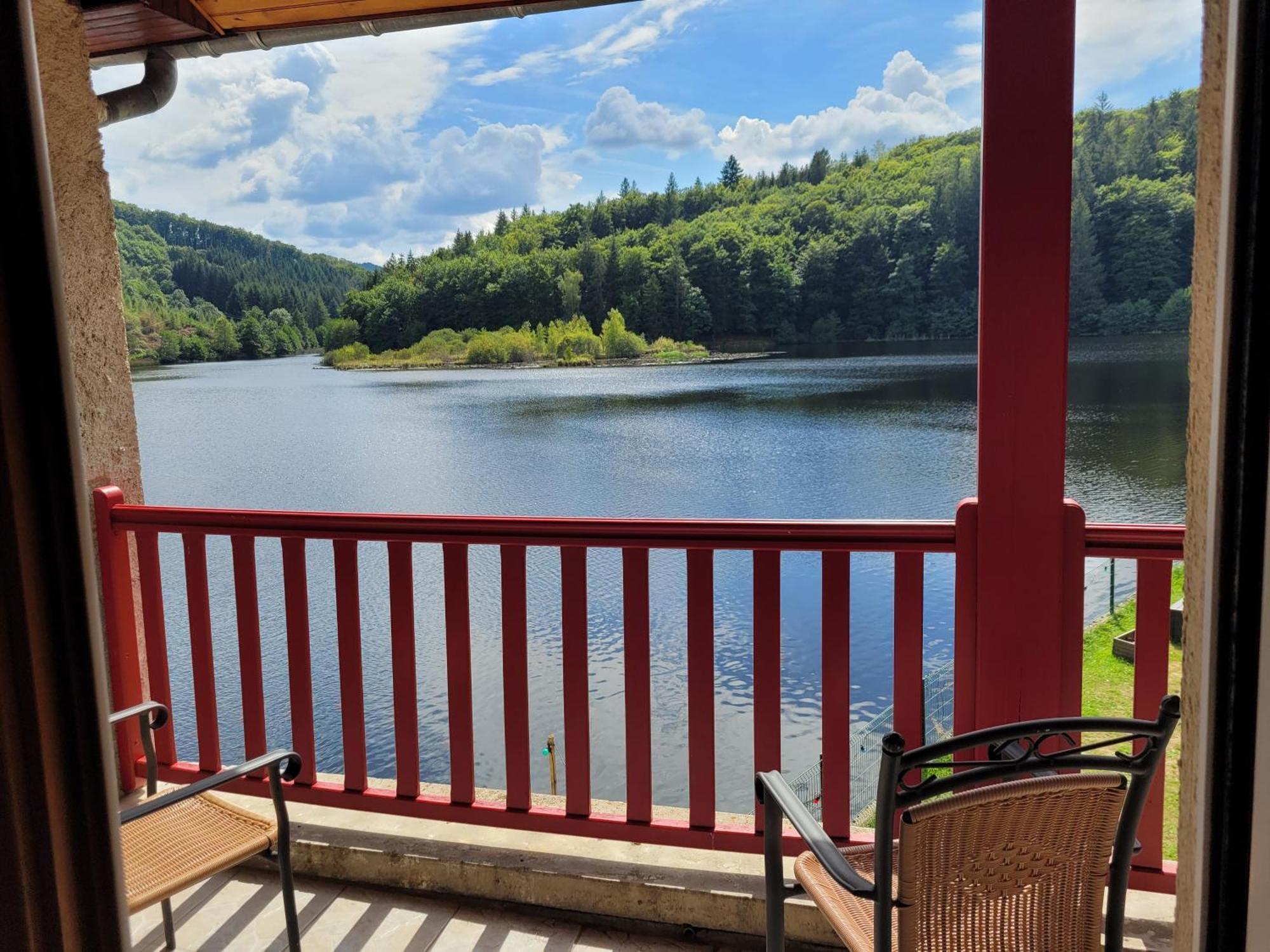Le Lac Des Moines Condat  Exterior photo