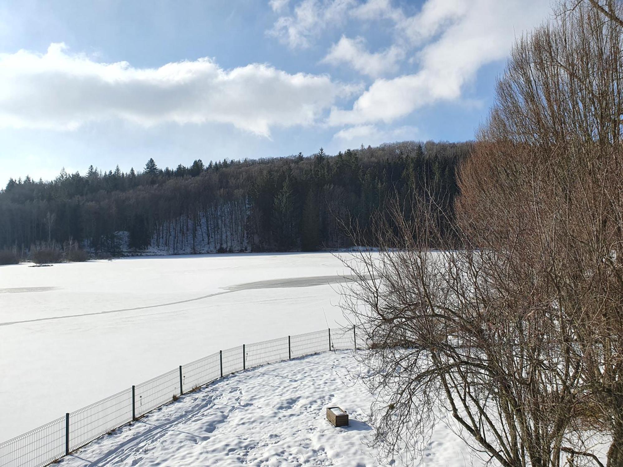 Le Lac Des Moines Condat  Exterior photo