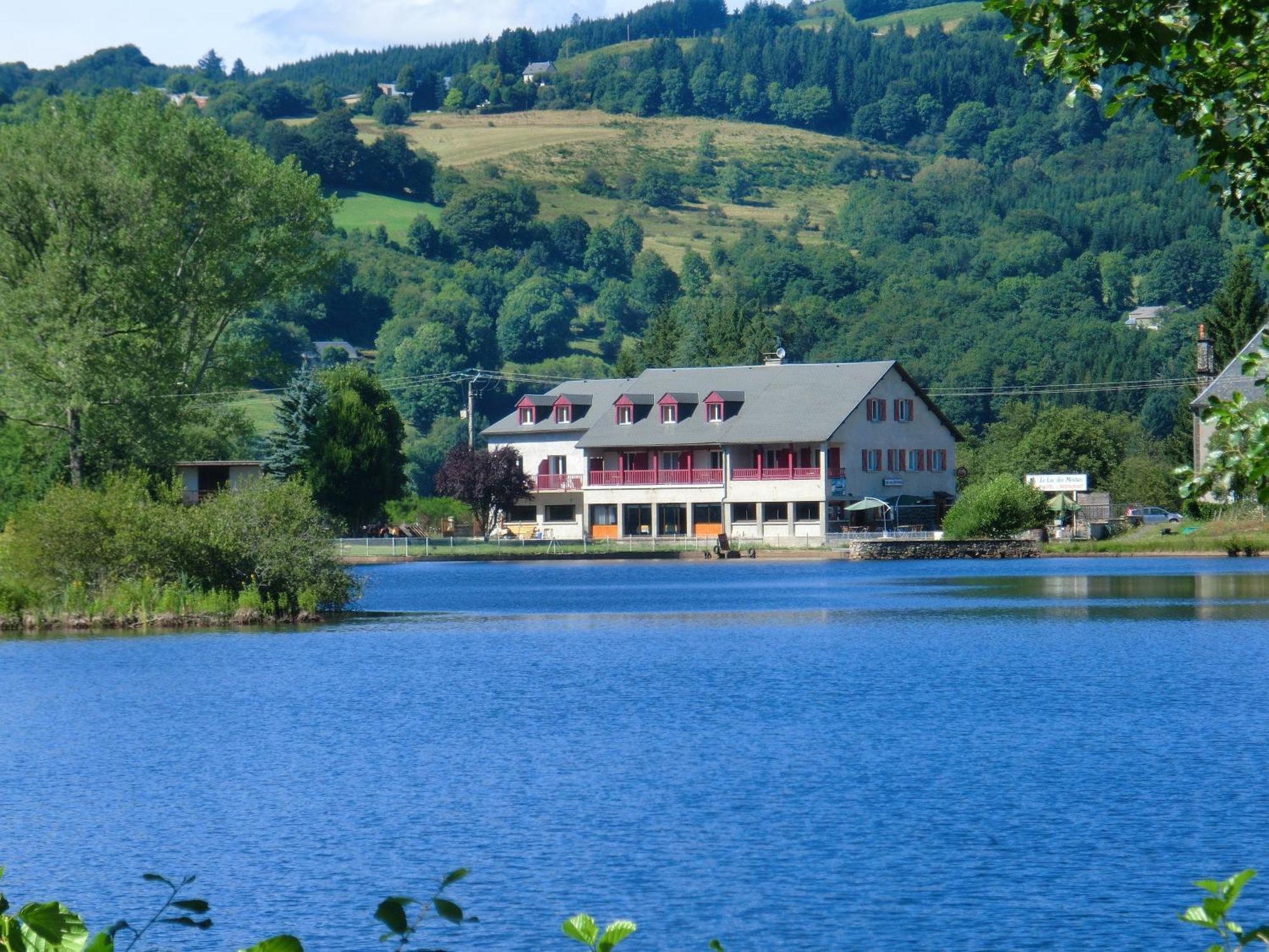 Le Lac Des Moines Condat  Exterior photo