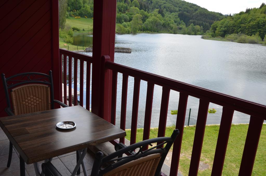 Le Lac Des Moines Condat  Exterior photo
